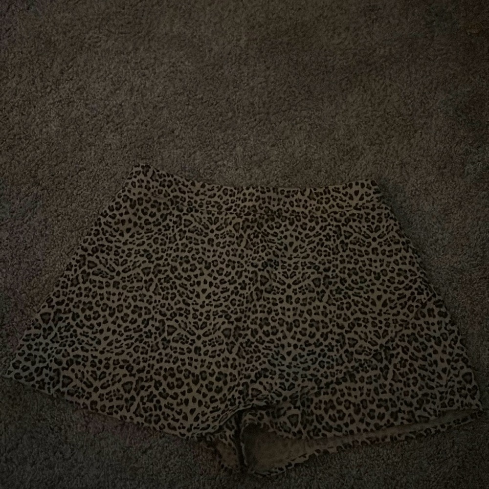 altar’d state cheetah print skort size- medium, fits true to size